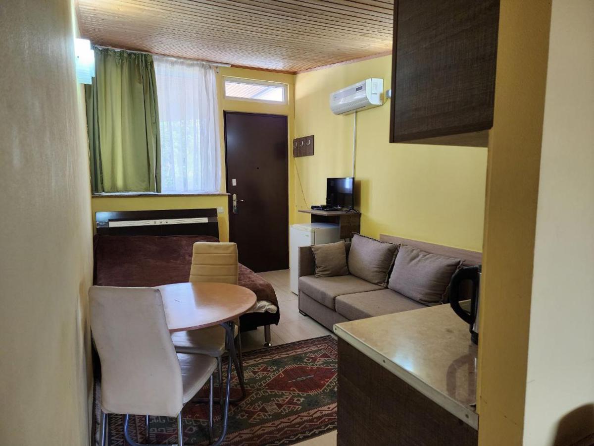 Apart-Hotel Gala In The Center Of Тбилиси Экстерьер фото